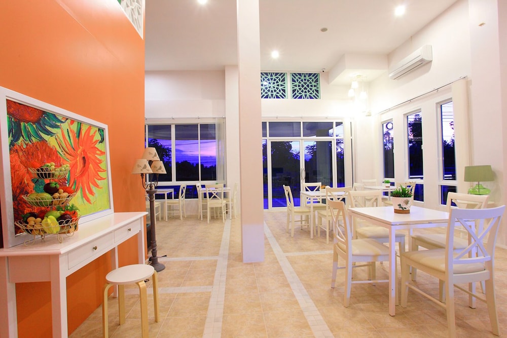 THE TERRACE HOTEL 44/47