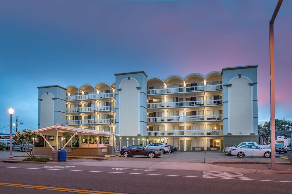 SureStay Hotel by Best Western Virginia Beach Royal Clipper 8/45
