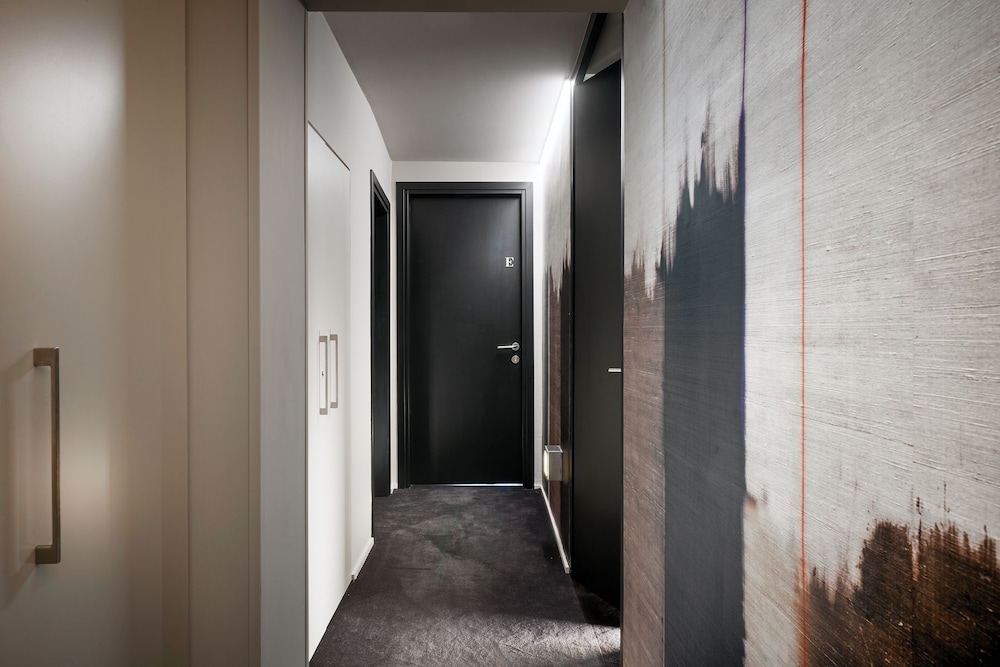 Charming House DD724 40/44