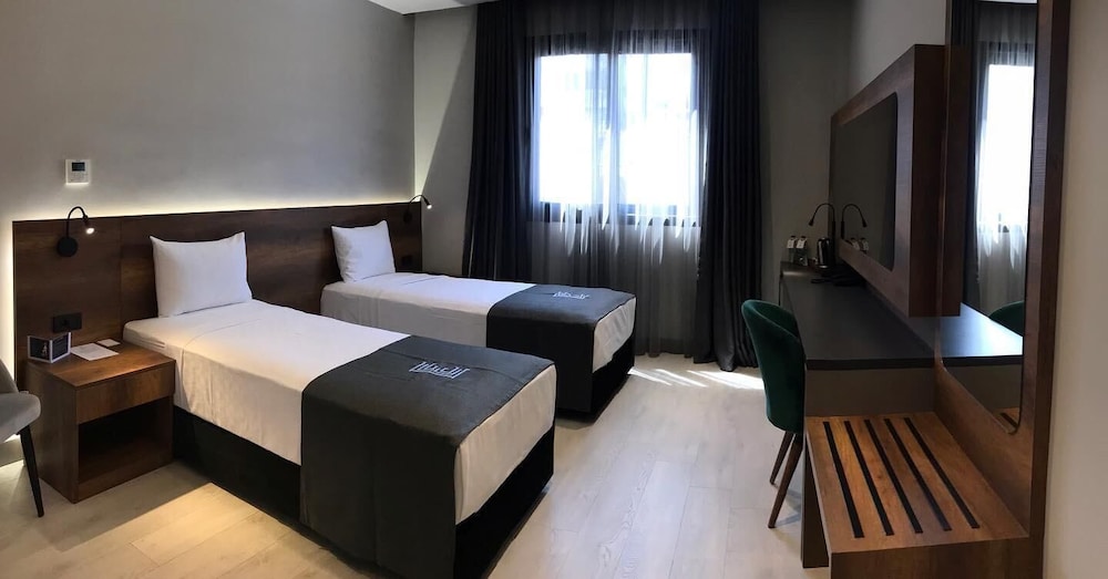 STANDARD, DOUBLE BED