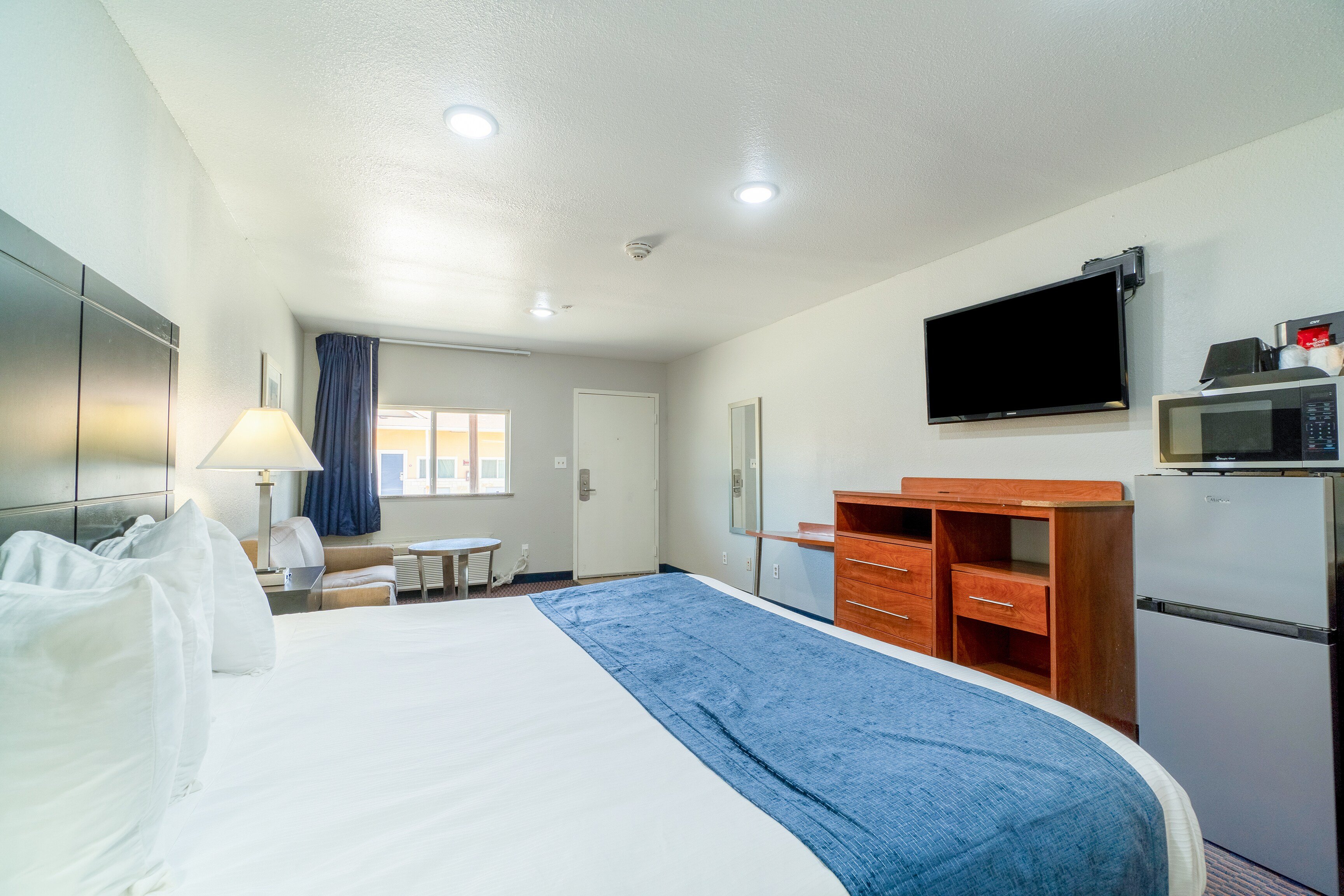 Atria Inn & Suites Kitchenette 18/43