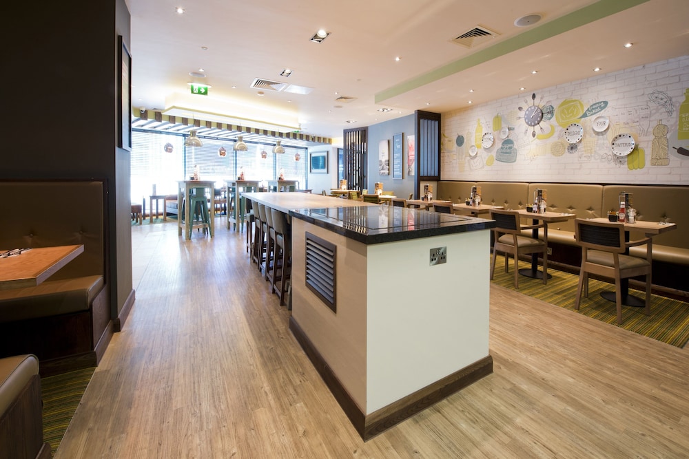 Premier Inn Blackburn Town Centre 8/27