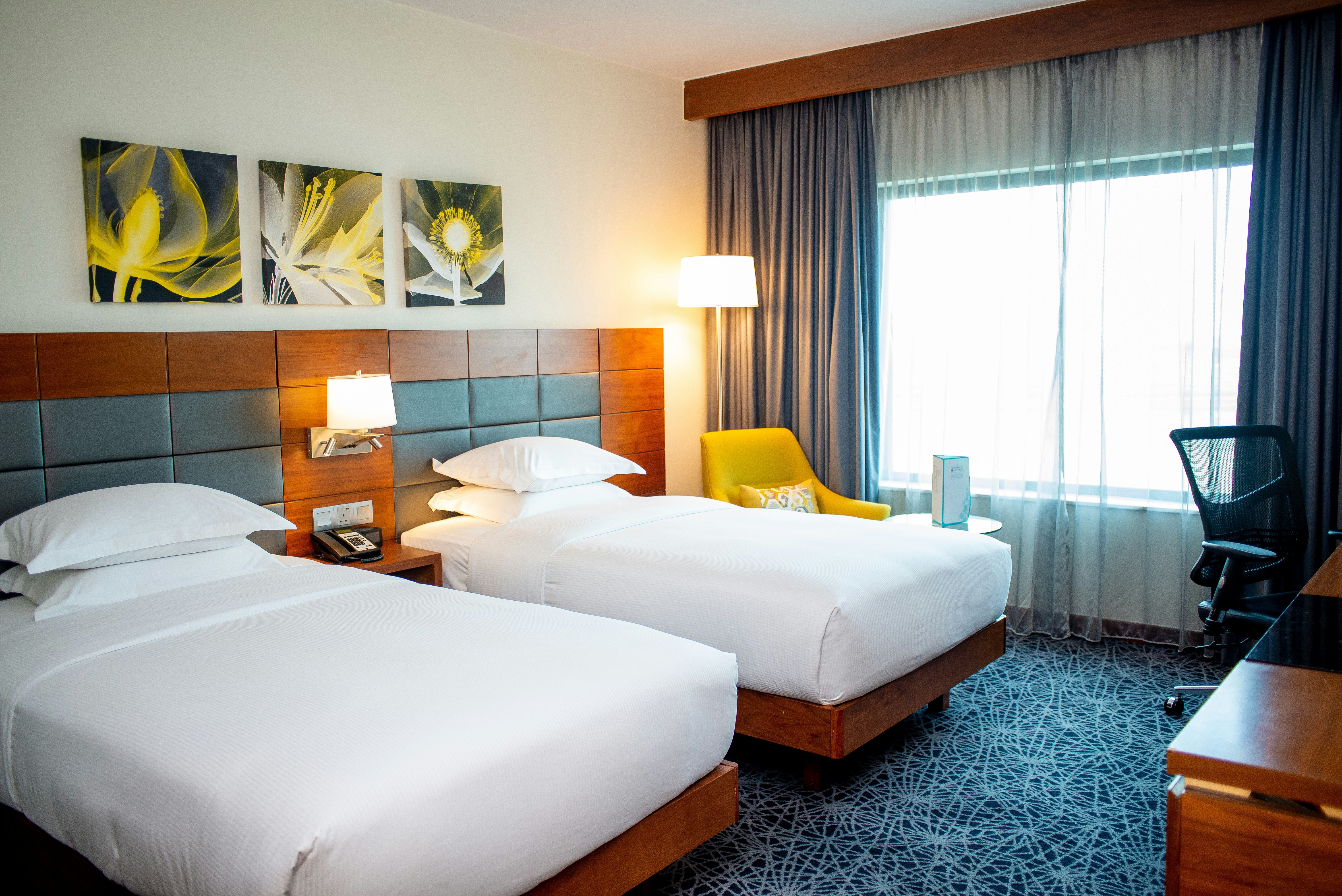 ROOM, TWIN BEDS