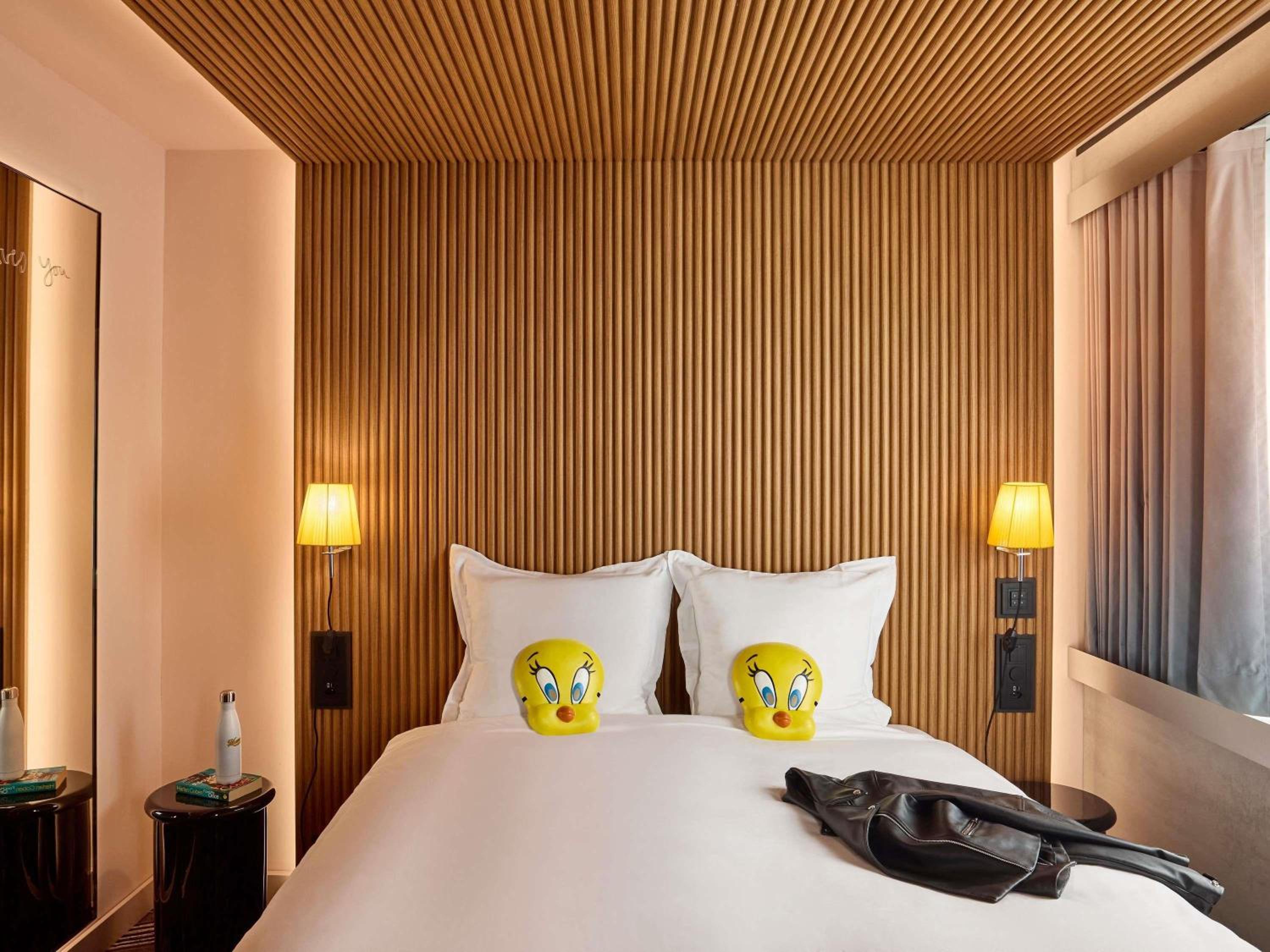 MAMA, MEDIUM, DOUBLE BED