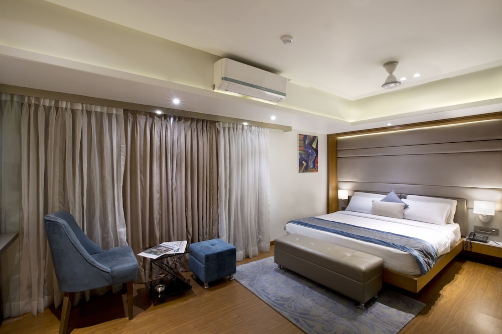 Oyo Premium 091 Vile Parle East 14/50