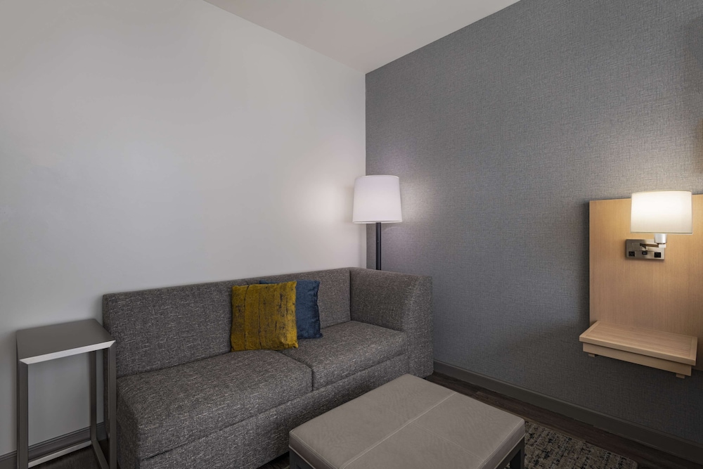 Hyatt Place Tulsa Downtown 53/74