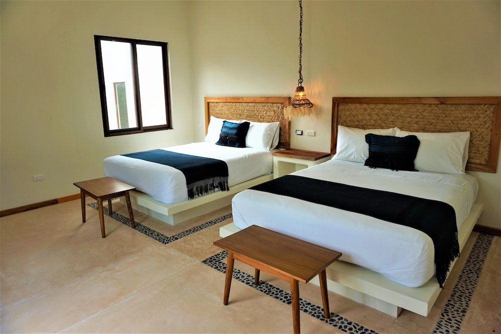 La Puerta Azul Beachfront Adults Only 16/50