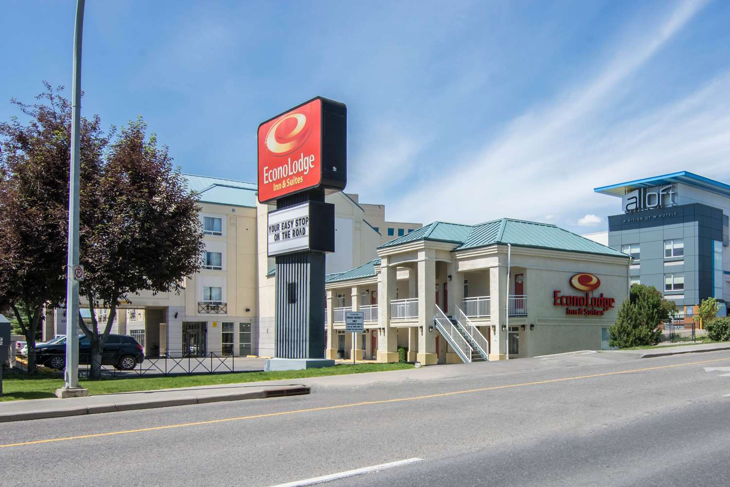 Econo Lodge Inn & Suites Calgary - University 30/32
