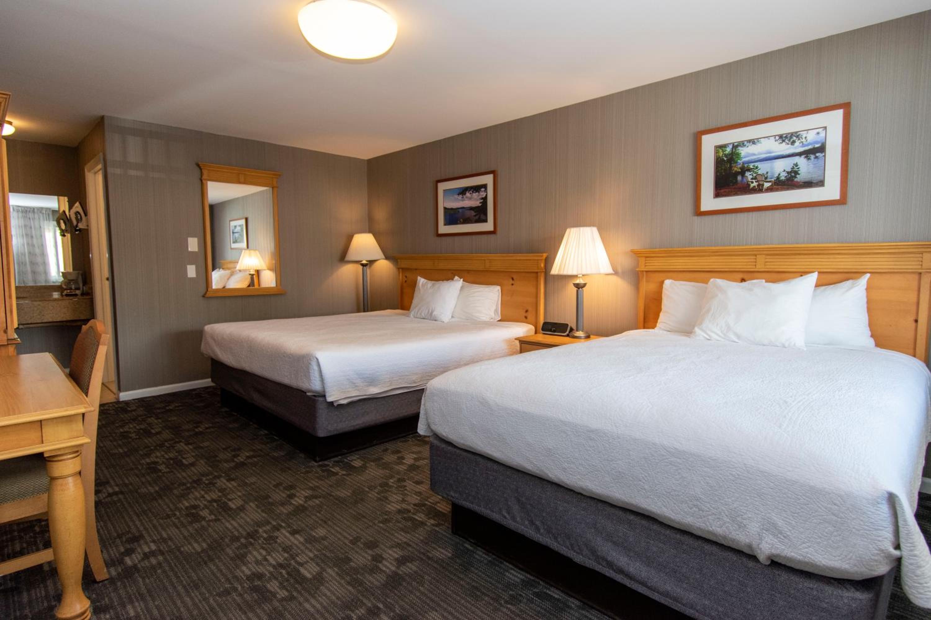 Room, 2 King Beds, Lake Front