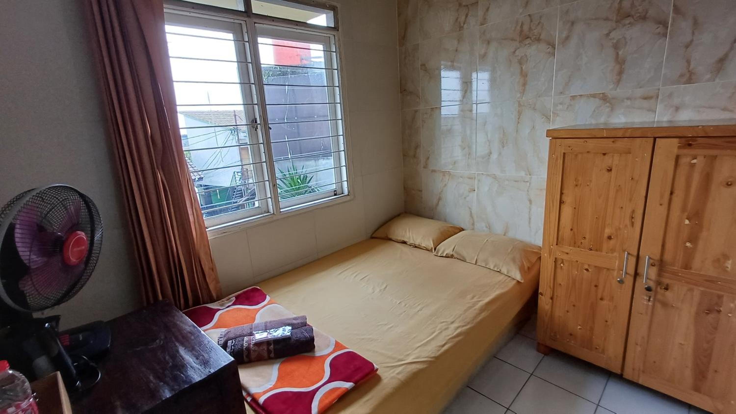 SPOT ON 3988 Kost Carmelia Baranangsiang Syariah 11/45
