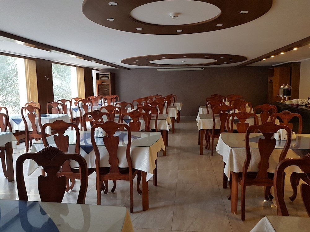 Raed Hotel Suites 31/39