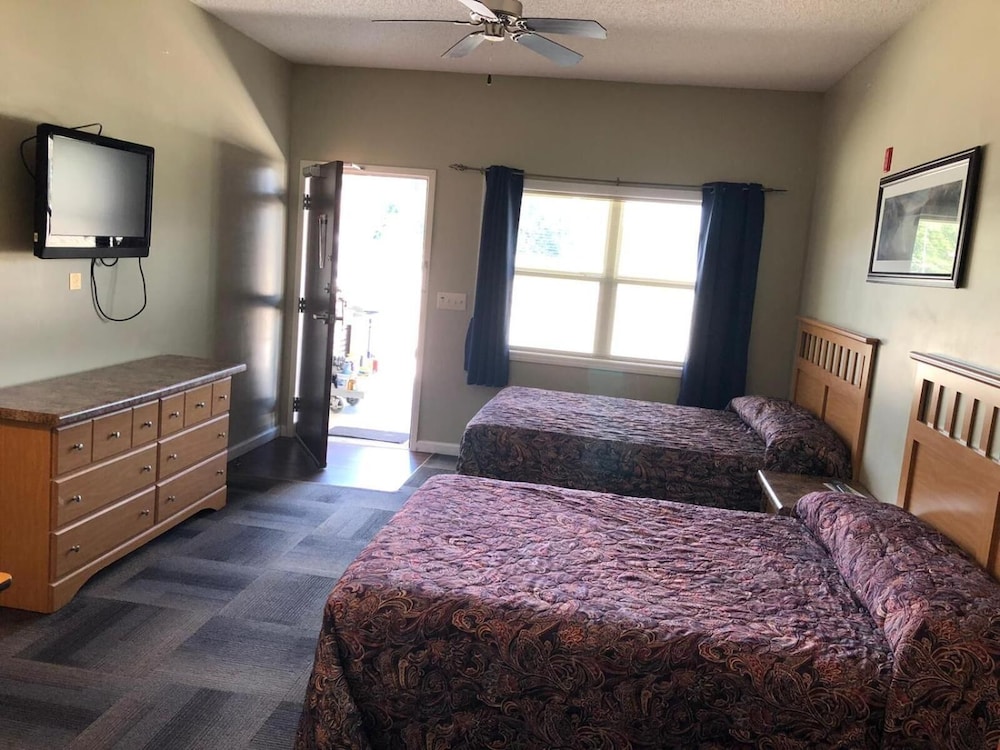 Weiss Lake Lodge 18/64