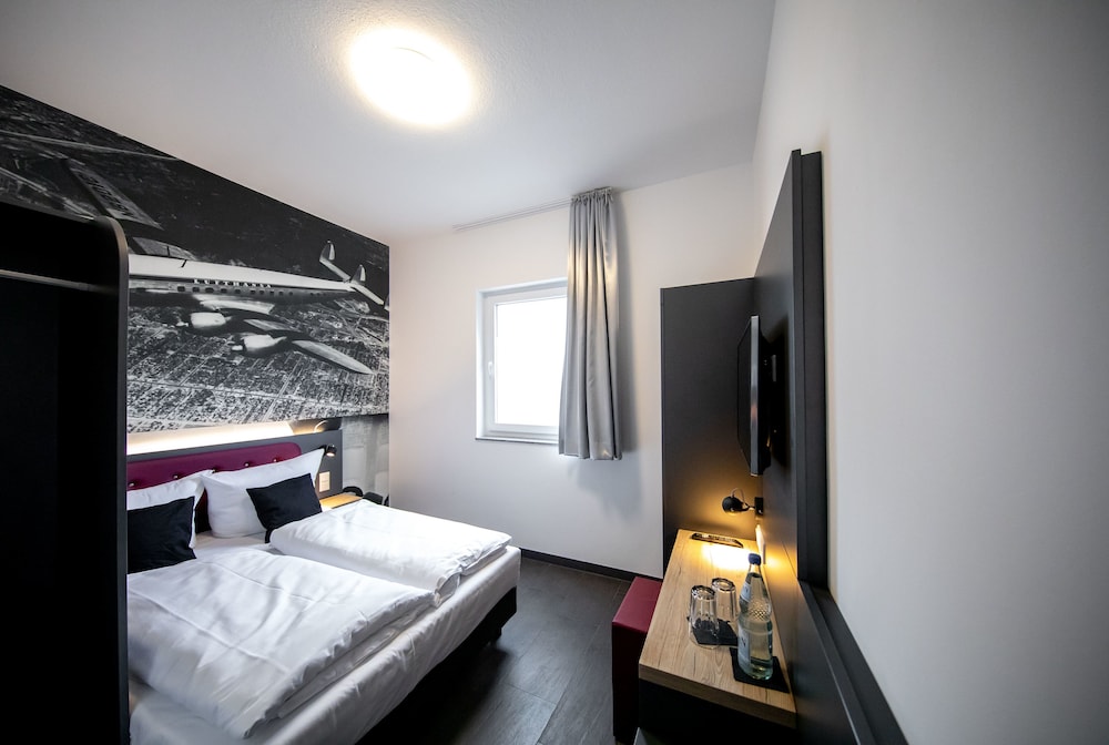 Airport Hotel Dürscheidt 11/56