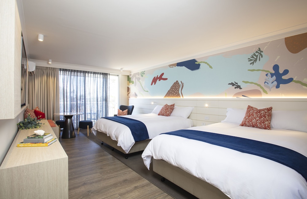 Deluxe Double Room + Entry to 4 Theme Parks
