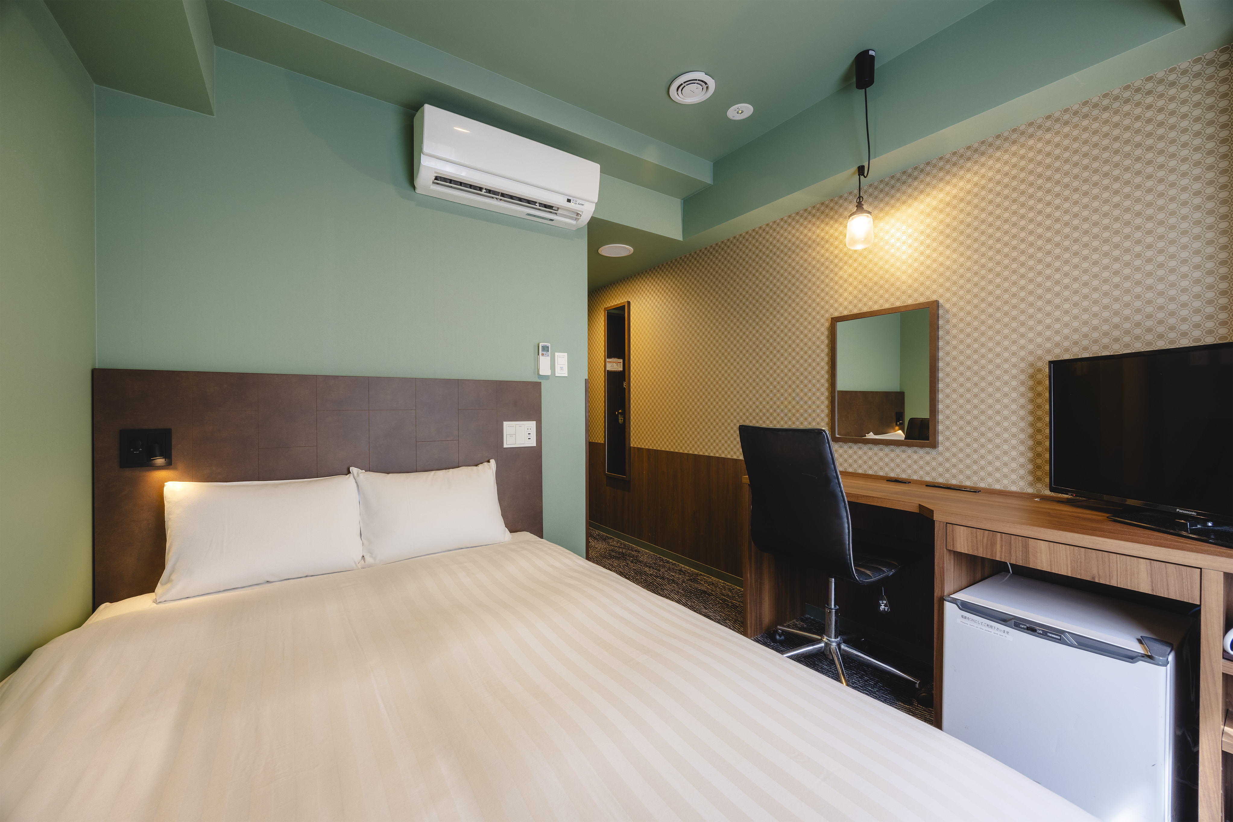 Room, Semi Double Bed