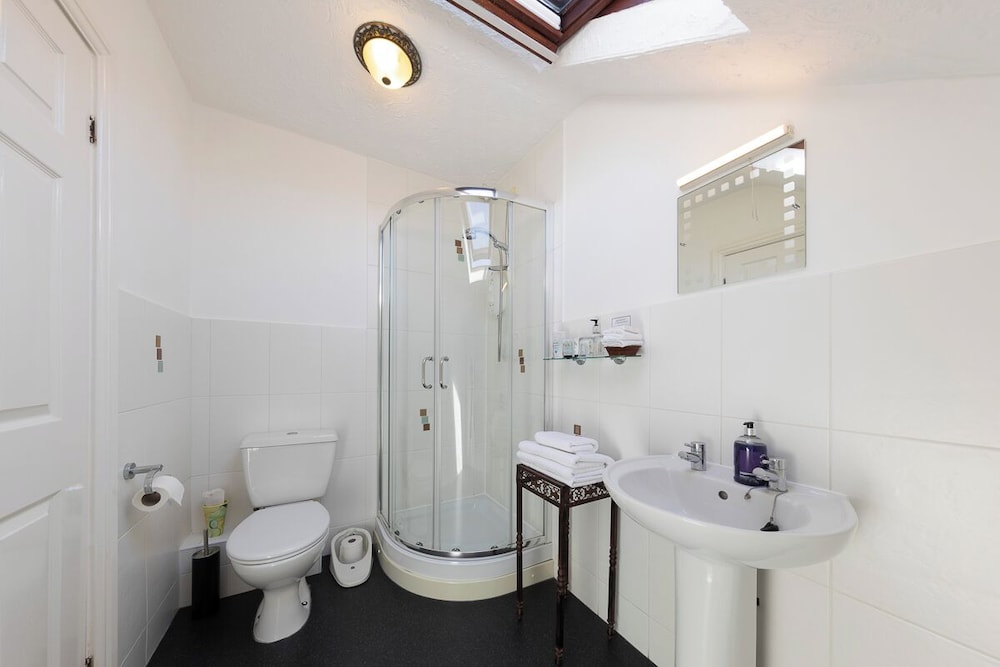 Wynnstay House 32/33