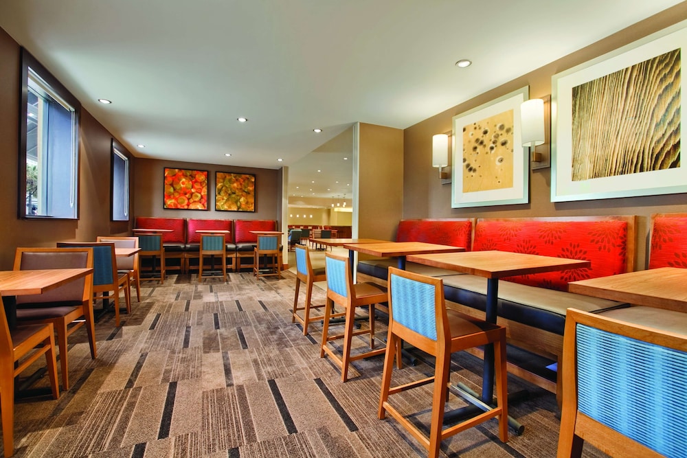 Hyatt Place San Jose/Downtown 39/55