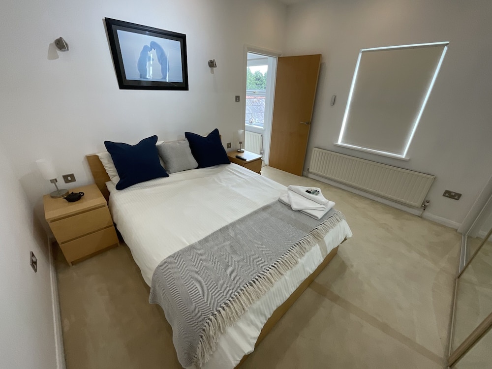 Earle House Serviced Apartments 17/50