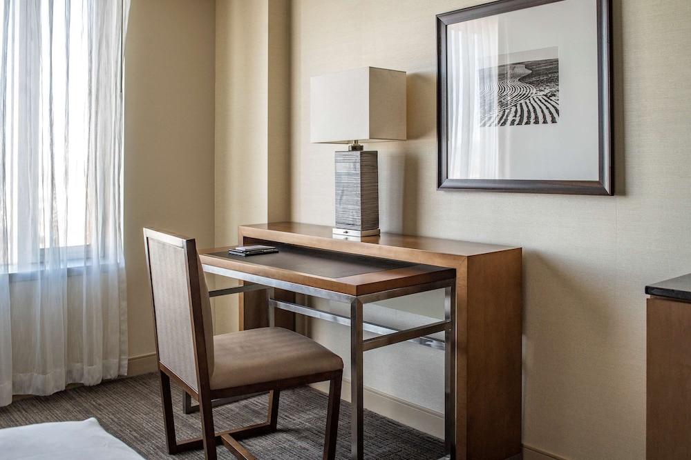 Hyatt Regency Denver 63/77