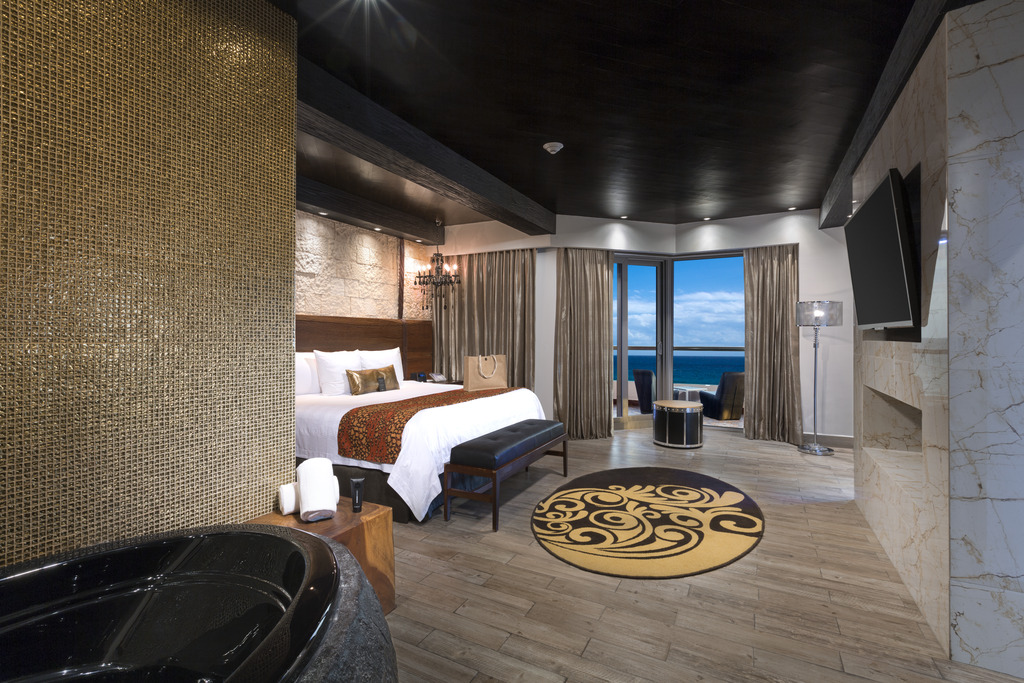 2 Bedrooms, Suite, Ocean Front