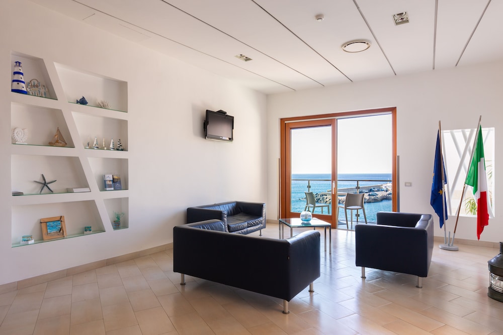 Hotel Giosue A Mare 32/50