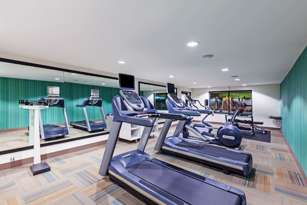 Holiday Inn Express Hotel and Suites Tulsa S Broken Arrow Hwy 51 39/80