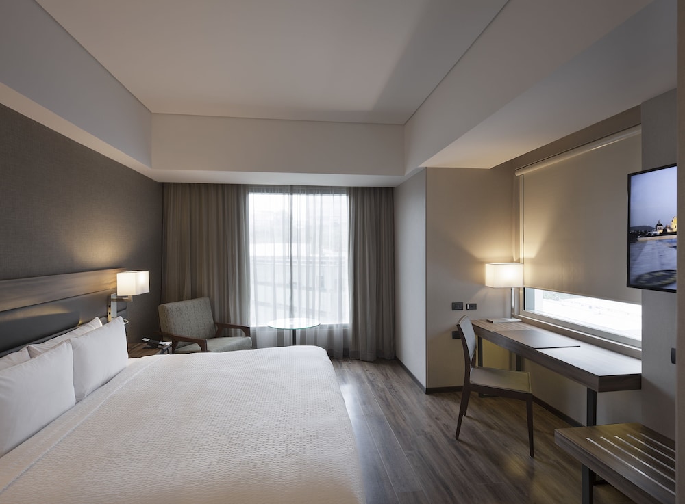 AC by Marriott Mexico Santa Fe 8/48