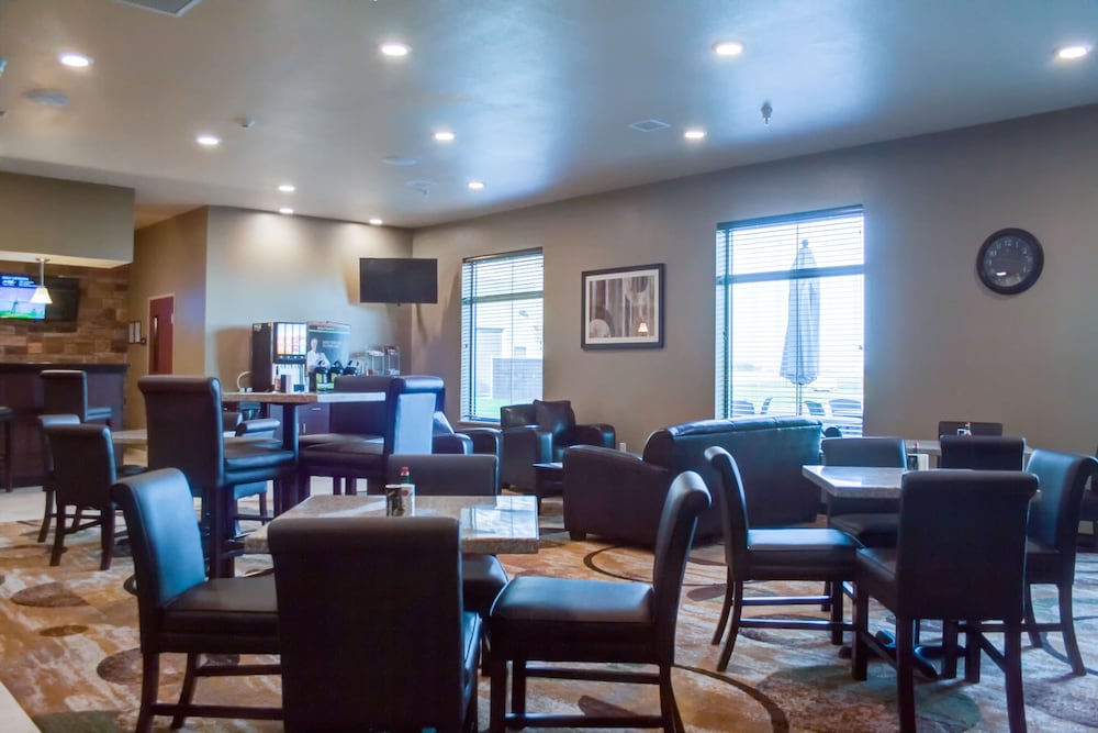Cobblestone Hotel & Suites - Jefferson 29/39