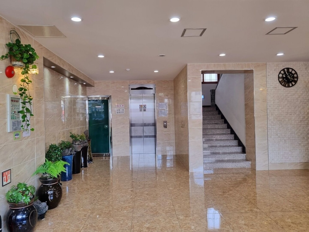 Hotel G 7/23