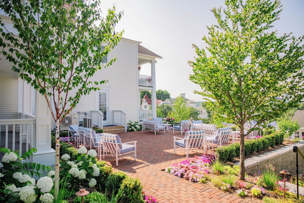 Harbour View Inn 74/76