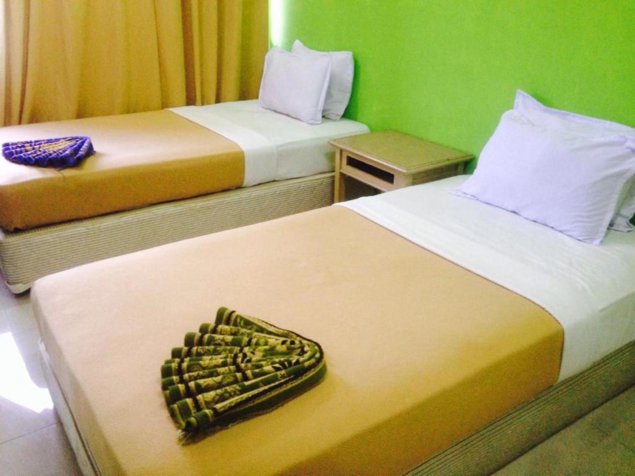 Room, Single, Shared Bathroom