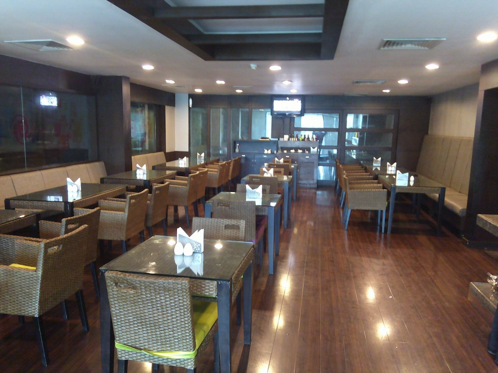 Hotel Saurabh Candy By Peppermint 35/39