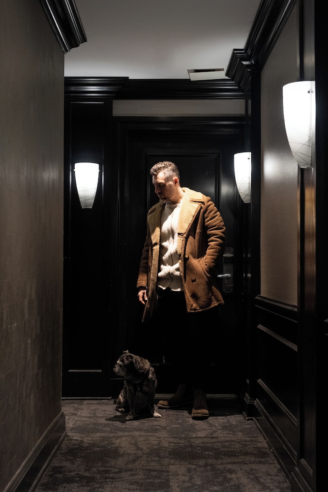 Sens Hotel 12/64