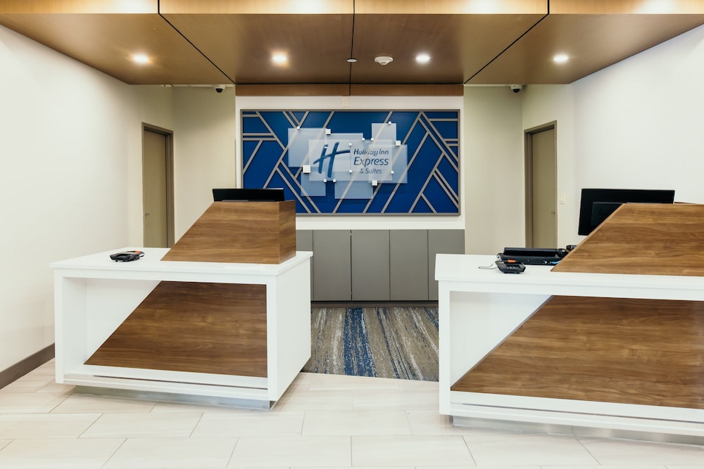Holiday Inn Express Suites Urbandale Des Moines 10/50
