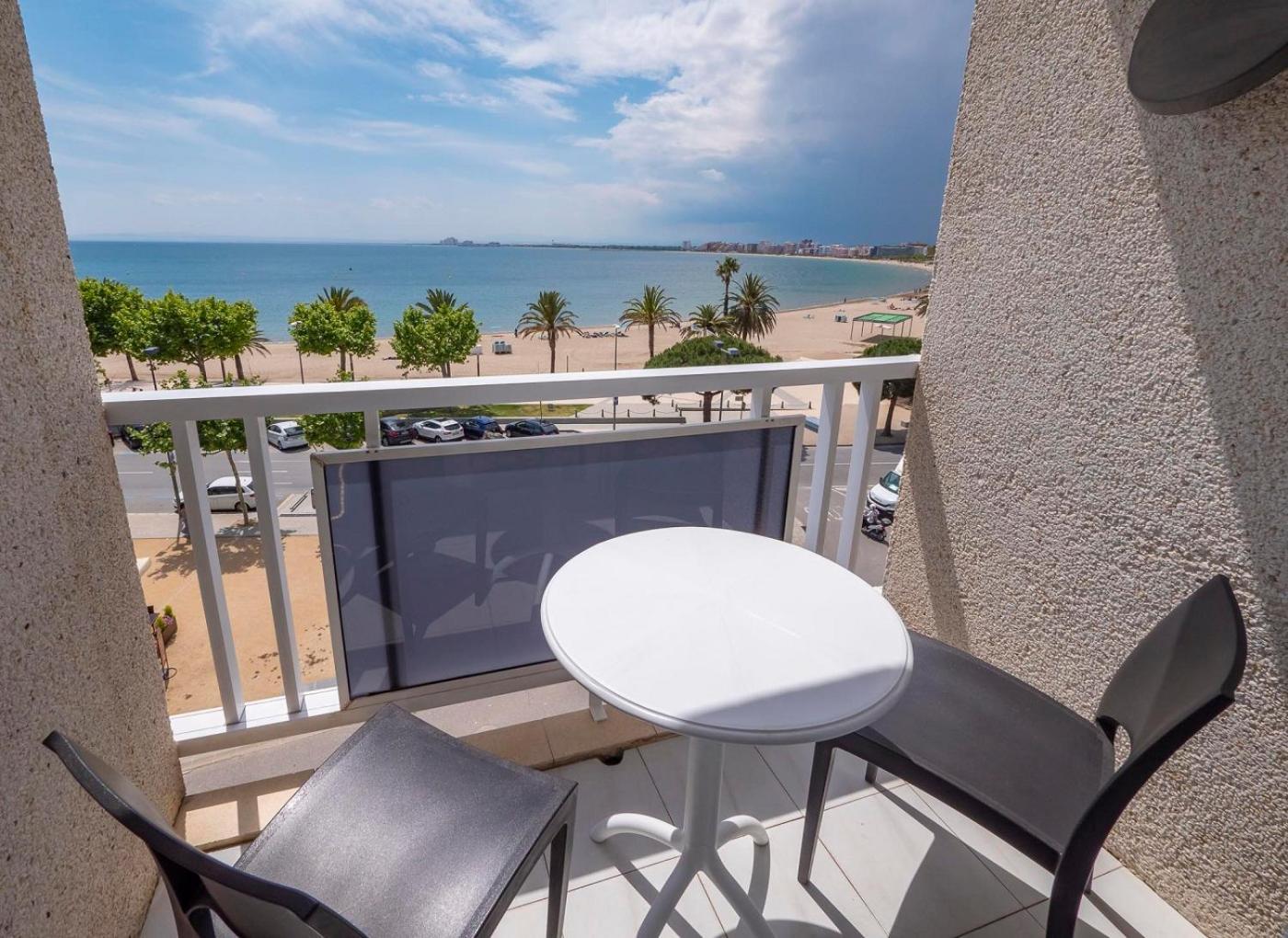 Hotel Vela 25/54