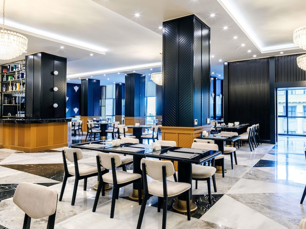 Mercure Baku City 40/50