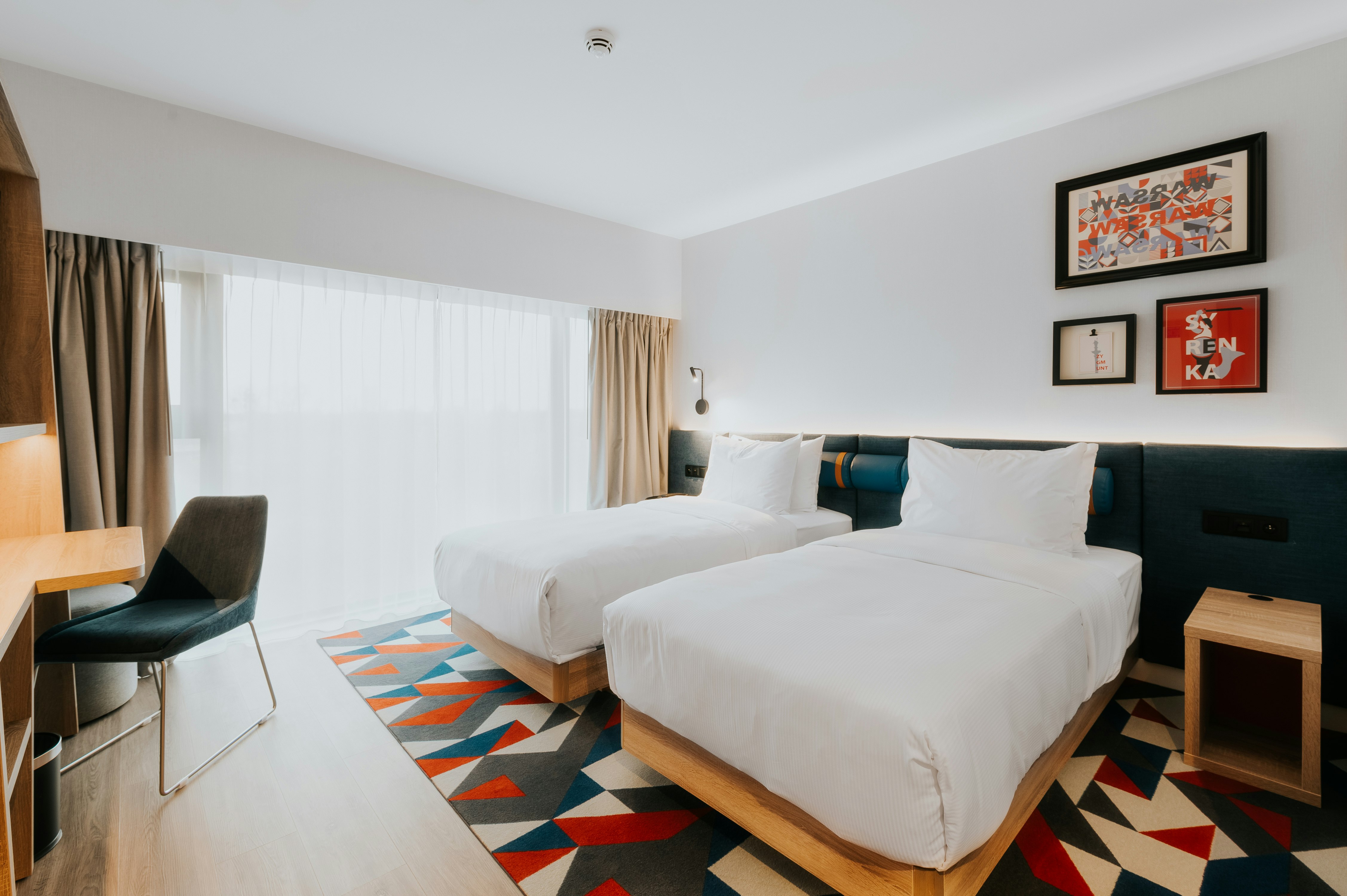 ROOM, TWIN BEDS