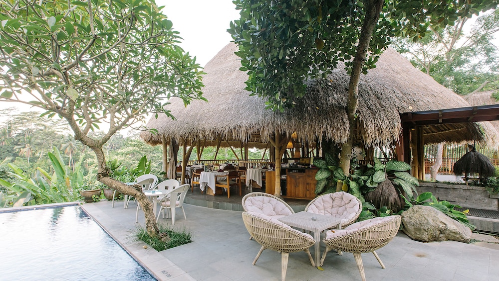 TEJAPRANA RESORT & SPA 35/50