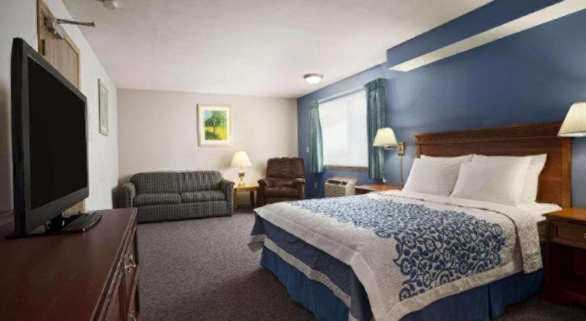 Days Inn Lacey Olympia Area 4/19