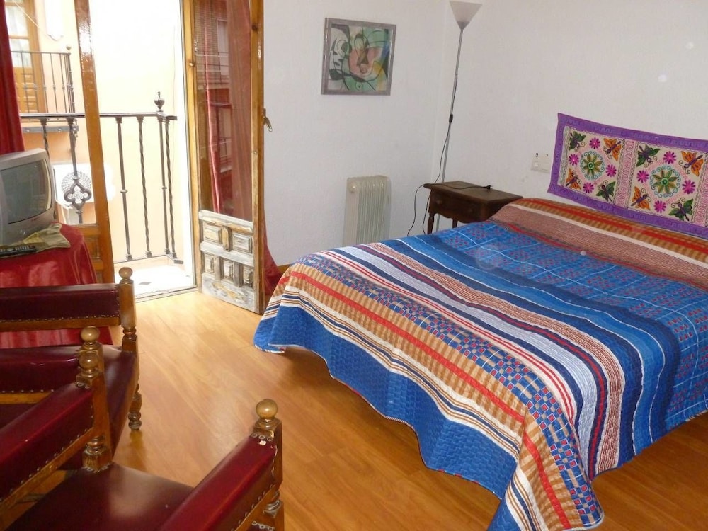 Hostal El Cascabel 23/75
