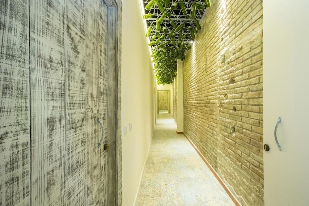 La Bodega Suites 28/38