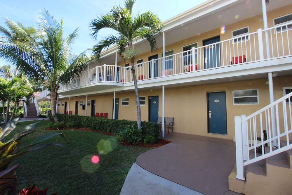 Oceans Beach Resort Suites 2/67