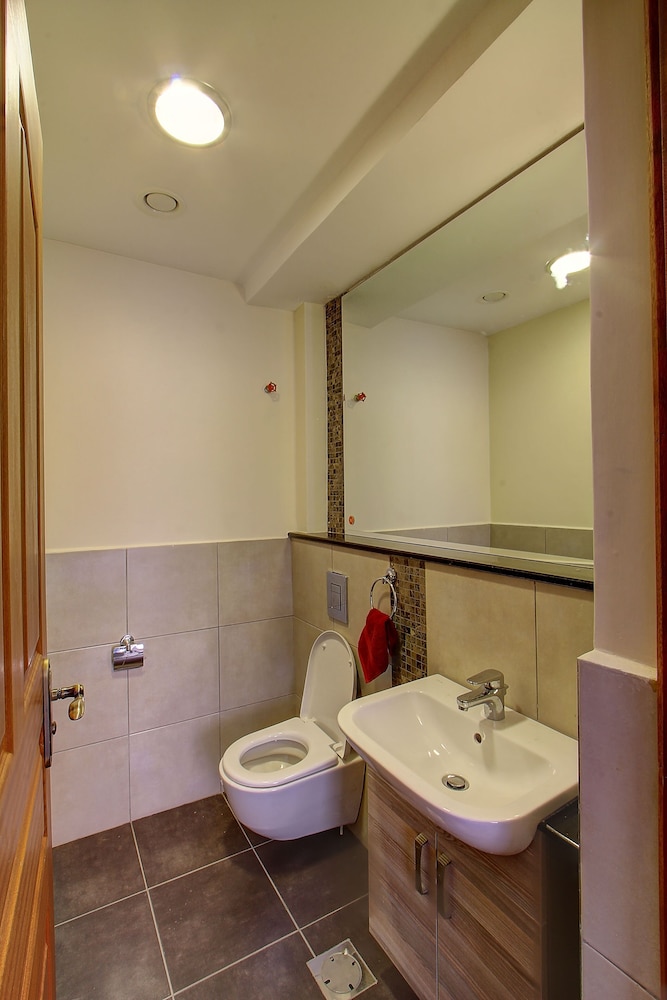 FEDHA RESIDENCES 4/60