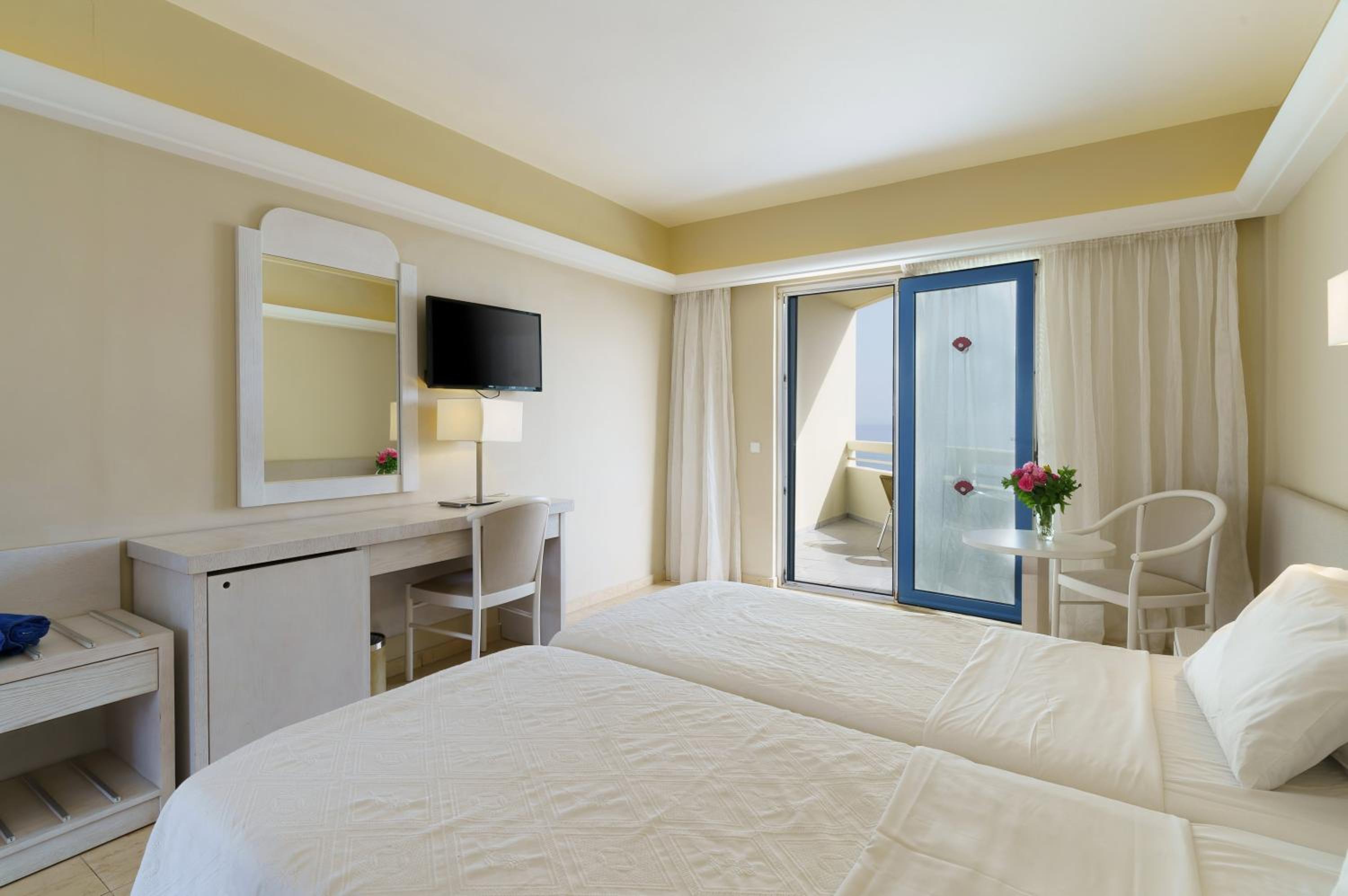 Room, Double or Twin Bed, Side Sea View