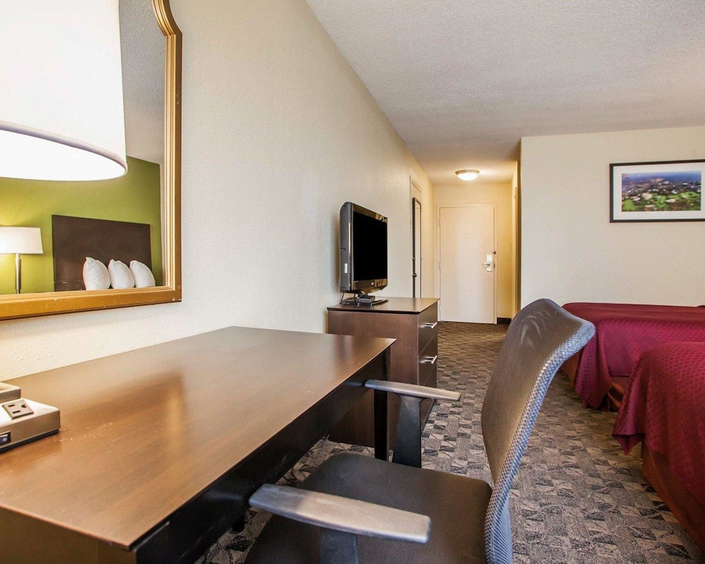 Quality Inn Saint Louis Airport 19/43