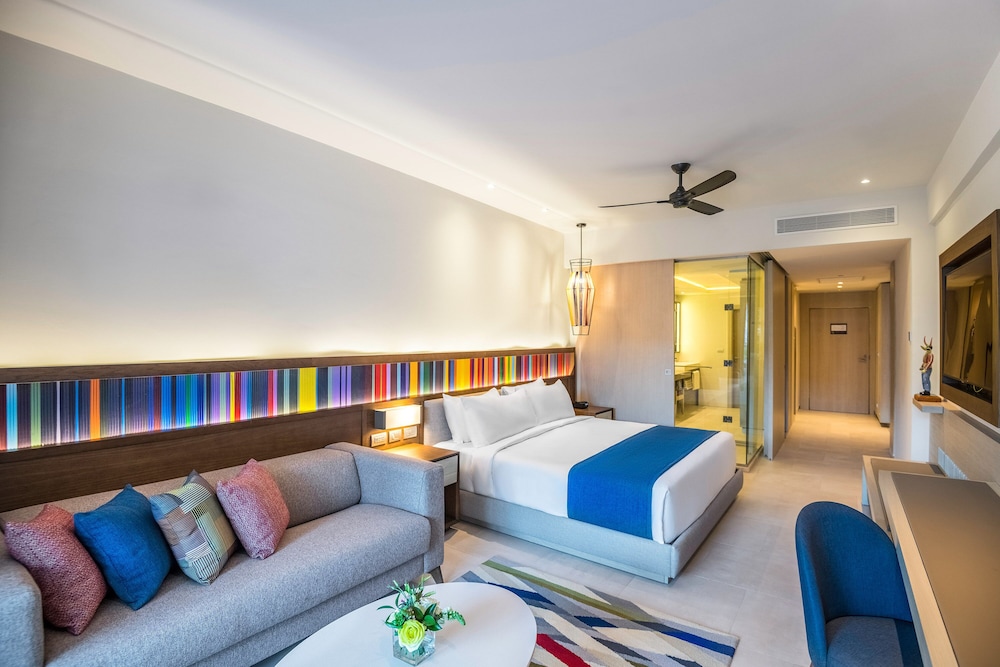 SWIM UP, JUNIOR SUITE, KING BED