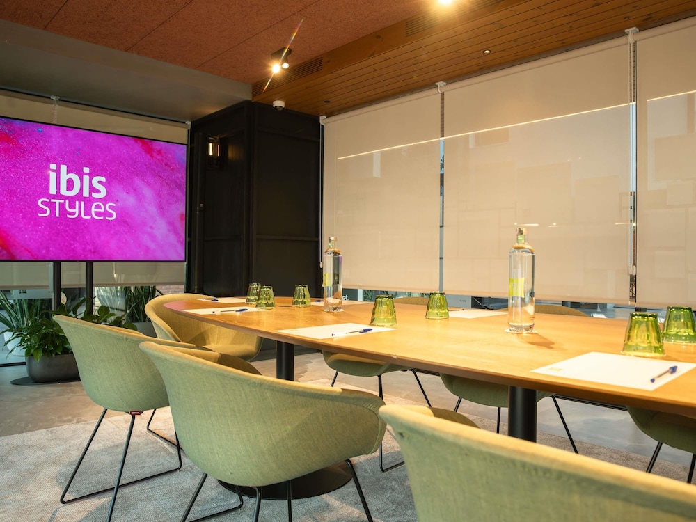 Ibis Styles Lisboa Aeroporto 52/61