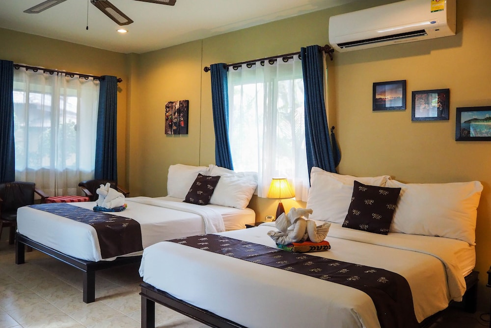Lanta Castaway Beach Resort 13/50