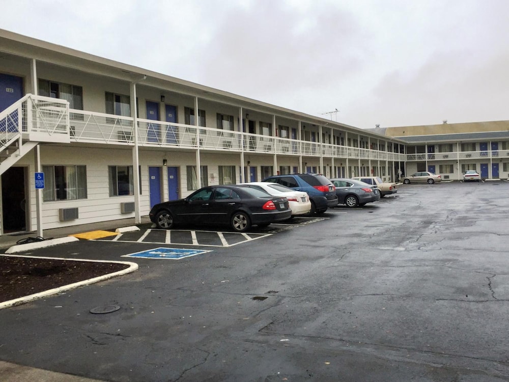 Motel6 Salem, OR - Expo Center 43/58