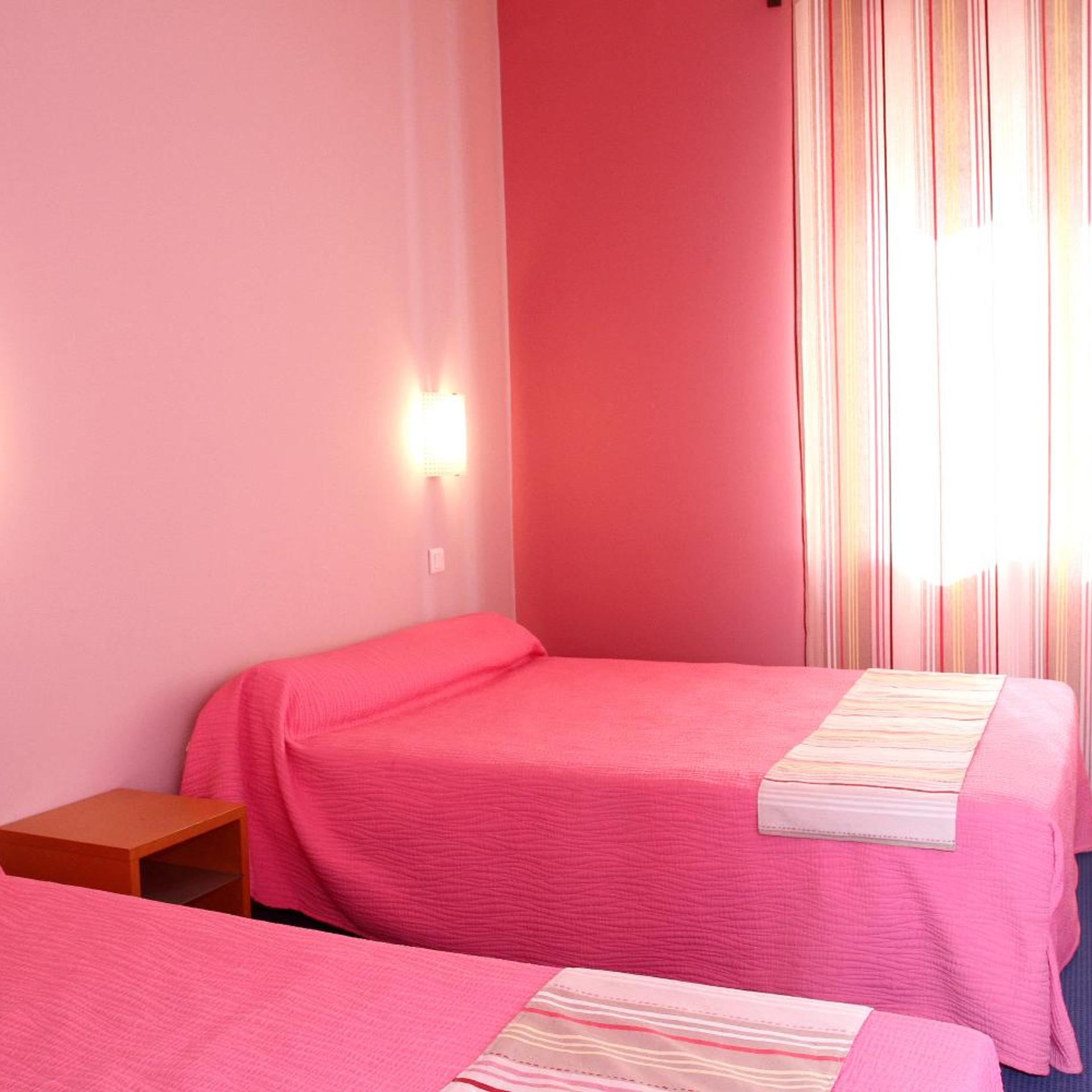 HOTEL LE CLOS DES OLIVIERS 13/37